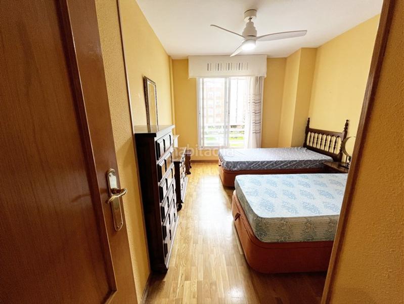 Foto 8471082b-5349-450f-8a8e-b327a8bec75c. Rent flat with heating parking pool in Marroquina Madrid