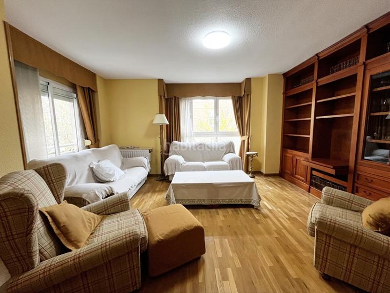 Foto 921abdb1-def0-4f47-9196-b2cbbd8b8cab. Rent flat with heating parking pool in Marroquina Madrid