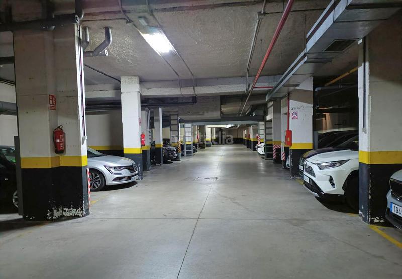 Foto 1aa596cb-533b-4ea8-a3ec-fdf438316d78. Alquiler parking coche en calle mérida 56 en Marroquina Madrid