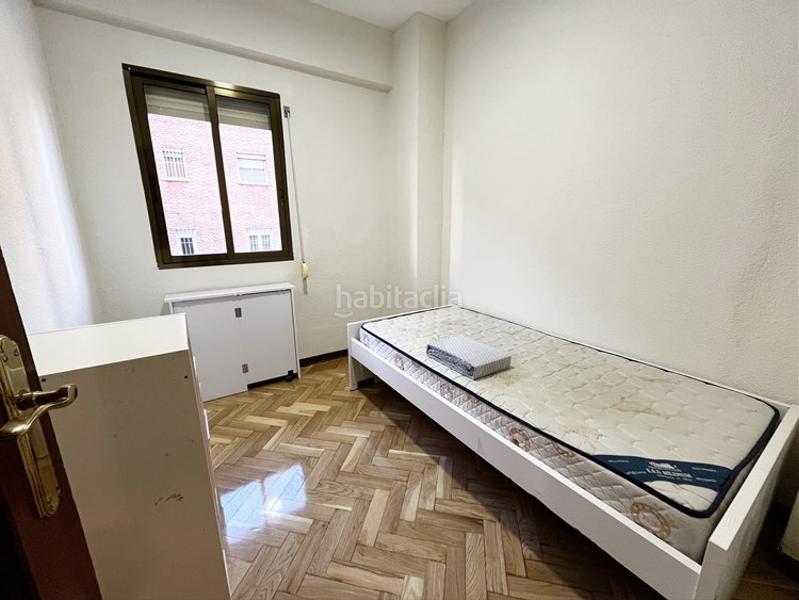 Foto c054ce9f-ba19-4f6e-9f41-6f53361b72b9. Location appartement avec chauffage dans Comillas Madrid