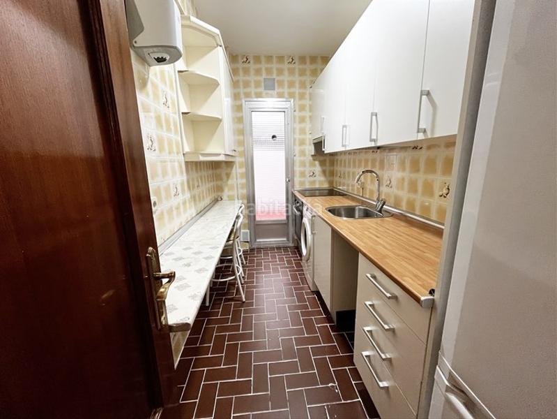 Foto 25e751b5-93de-4e07-b6fa-04b8ddf5b6a0. Miete etagenwohnung mit heizung in Comillas Madrid