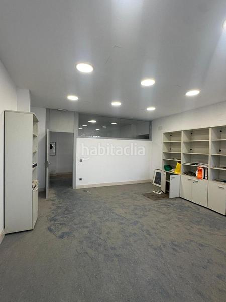 Foto e0de8a95-acea-453e-b8a9-82fa3e7974de. Lloguer nau industrial a El Barral Ferial Coslada