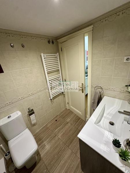 Foto 0d2f3c00-dd2f-4951-bc98-bdc0ad77e766. Ground floor with heating parking pool in Virgen del Rosario Torrejón de Ardoz