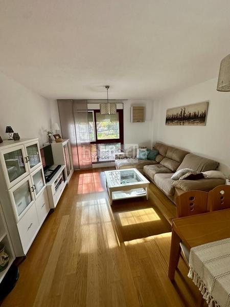 Foto d40eae6f-ce69-41ff-90c0-97371b335957. Ground floor with heating parking pool in Virgen del Rosario Torrejón de Ardoz