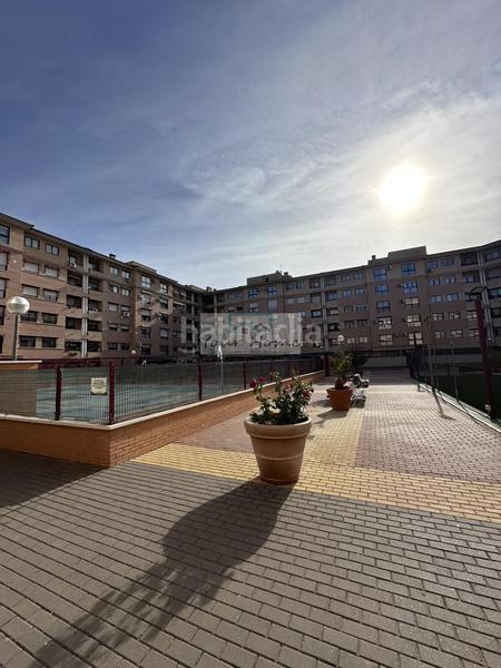 Foto 4aa8df8d-bd05-4d56-8edd-a63ed1539213. Planta baixa amb calefacció aparcament piscina a Torrejón de Ardoz