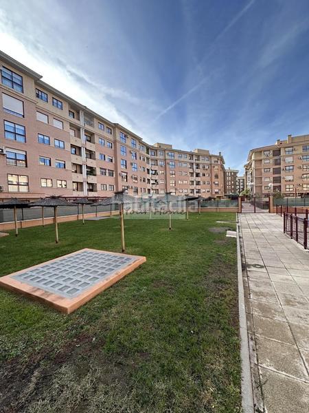 Foto b6a665c8-ee4c-44eb-a8a0-ae29402d7577. Planta baixa amb calefacció aparcament piscina a Torrejón de Ardoz