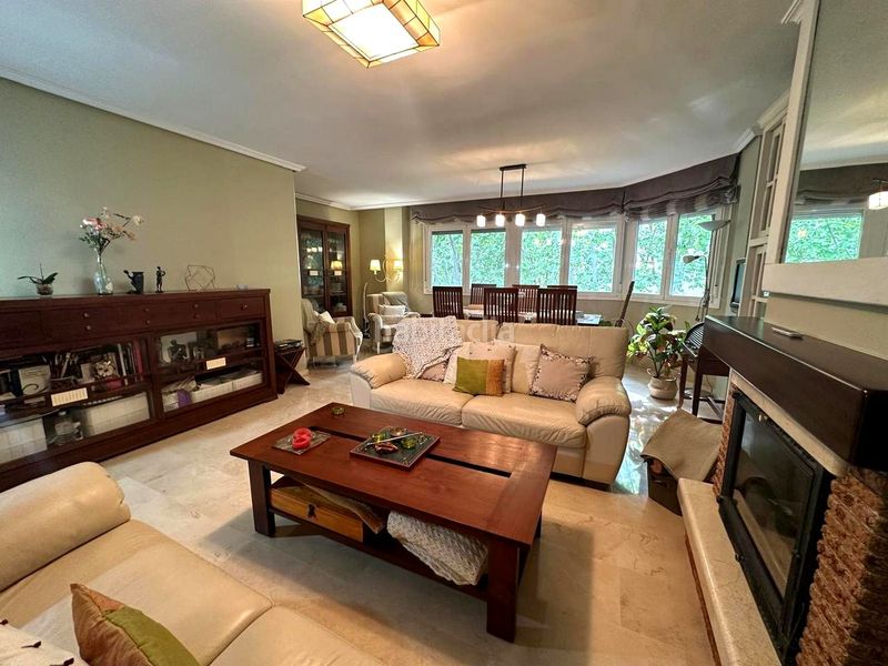 Foto 3cb20ba5-c2e5-4733-913a-b905344f06dc. Pis amb calefacció aparcament piscina a Val Alcalá de Henares