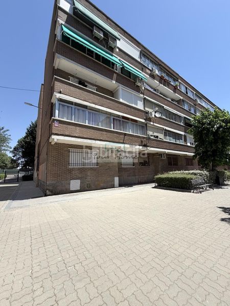Foto 4d229bb8-faeb-426e-9e94-a25c744c5a81. Planta baixa amb calefacció a Veredillas Torrejón de Ardoz