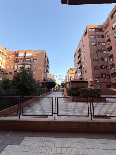 Foto 357cef60-8d80-4667-8473-63871d845c43. Pis amb calefacció piscina a Juncal Torrejón de Ardoz