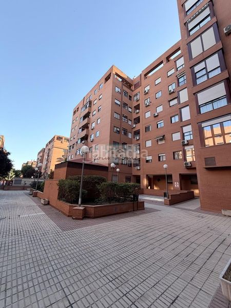 Foto 4d6e894f-9ac0-4e03-9ea0-237856eacdd7. Pis amb calefacció piscina a Juncal Torrejón de Ardoz
