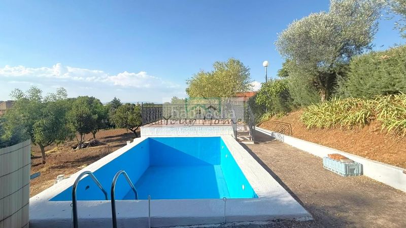 Foto 6f98c95f-17ac-4238-aeff-f3b50a54ada4. Casa amb calefacció piscina a Valdeavero