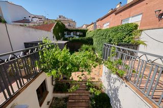 Haus  Carrer castellar. Dos viviendas, infinitas posibilidades. vive el centro de sentme