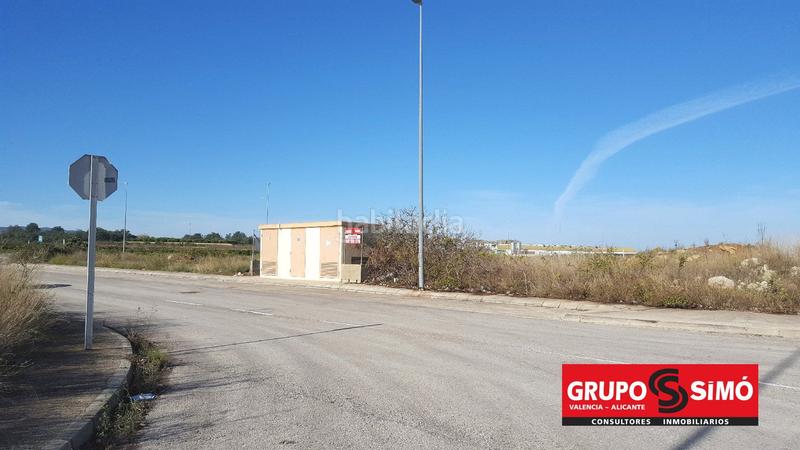 Foto a4ee3e51-af76-47ae-b53a-9506b3168bb2. Industrial plot in Picassent