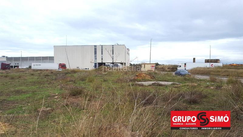 Foto d60395d4-8fc3-4e18-b2cb-4125175cc060. Industrial plot in Picassent