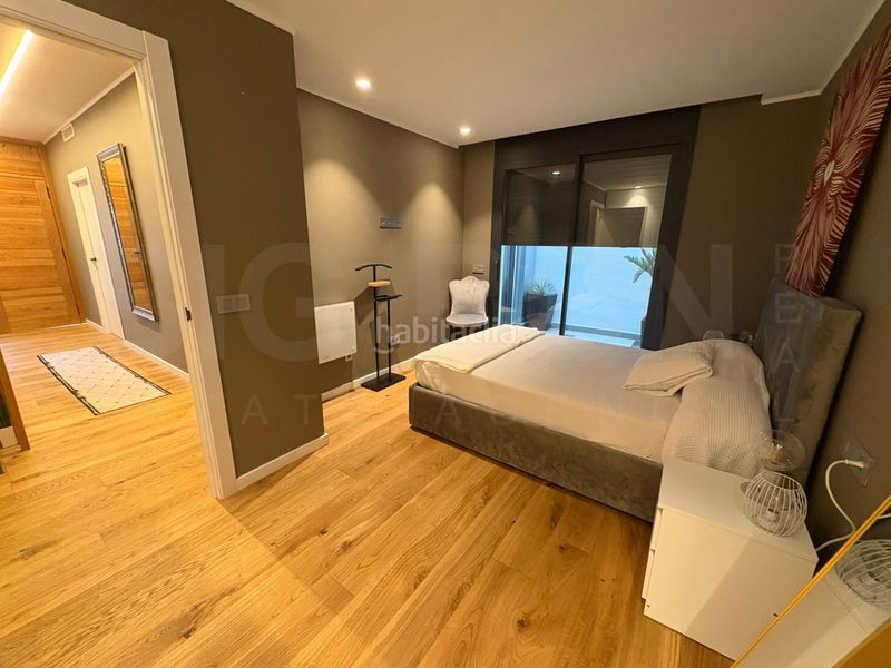 Foto 7e2abfac-d7fe-4e6e-a4f5-d0b7ea46c3c3. Casa adossada amb calefacció aparcament piscina a Esplugues de Llobregat