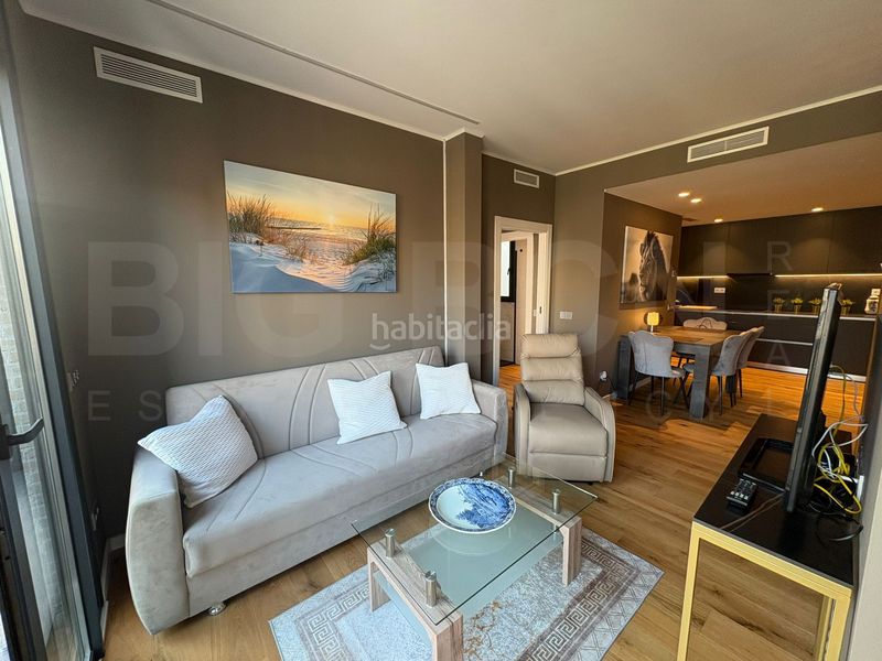 Foto 7e9928fb-b75a-4082-94b3-42a242b17910. Casa adossada amb calefacció aparcament piscina a Esplugues de Llobregat