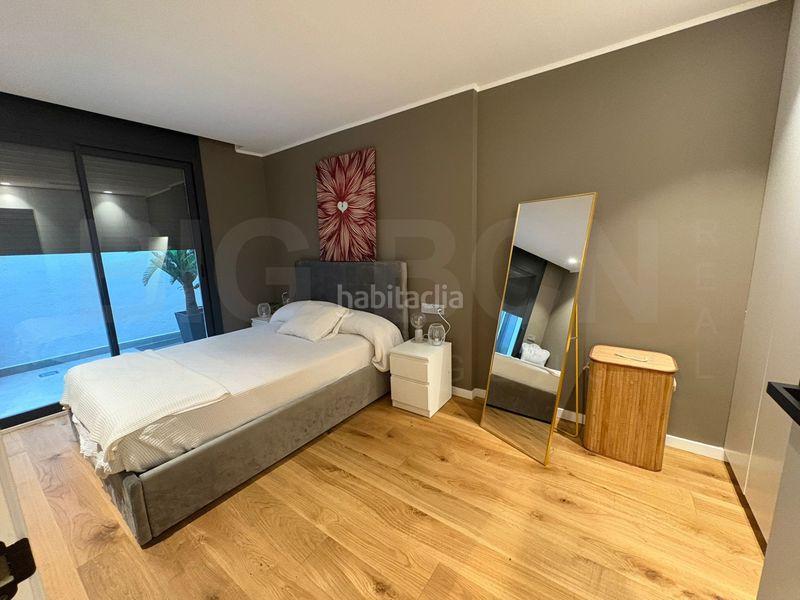 Foto de101b2e-4492-489e-b10e-28fa8113c295. Casa adossada amb calefacció aparcament piscina a Esplugues de Llobregat