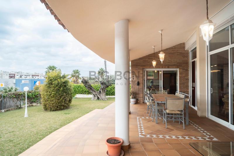 Foto 07bcd255-81ec-4737-a464-d5e8476c67ba. Chalet avec cheminée chauffage parking piscine dans Calafell