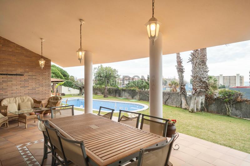 Foto 52565ac6-1758-460f-a479-45da8df8947e. Chalet avec cheminée chauffage parking piscine dans Calafell