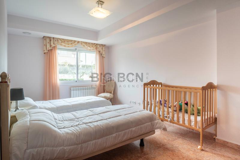 Foto d7101002-e674-4e00-a35c-32852e9419ee. Chalet avec cheminée chauffage parking piscine dans Calafell