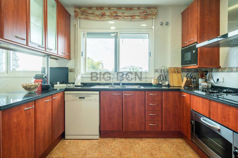 Foto 0ef471ba-3d46-470d-bd61-82de9c680bb9. Chalet con camino riscaldamento parcheggio piscina in Calafell