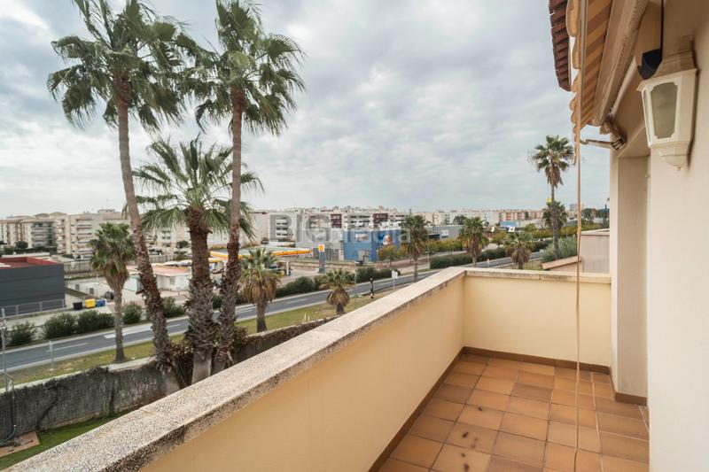 Foto 5ec1f3ce-1fb1-42ed-b917-8dabcbe87d2c. Chalet con camino riscaldamento parcheggio piscina in Calafell