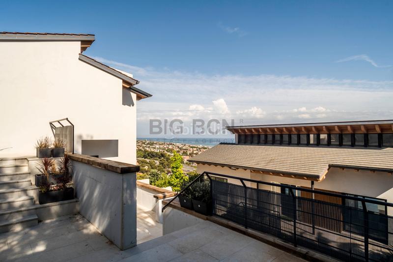 Foto 3909dd91-903c-4e5b-bec5-7c96ecd6afb6. Location chalet avec chauffage parking piscine dans Castelldefels