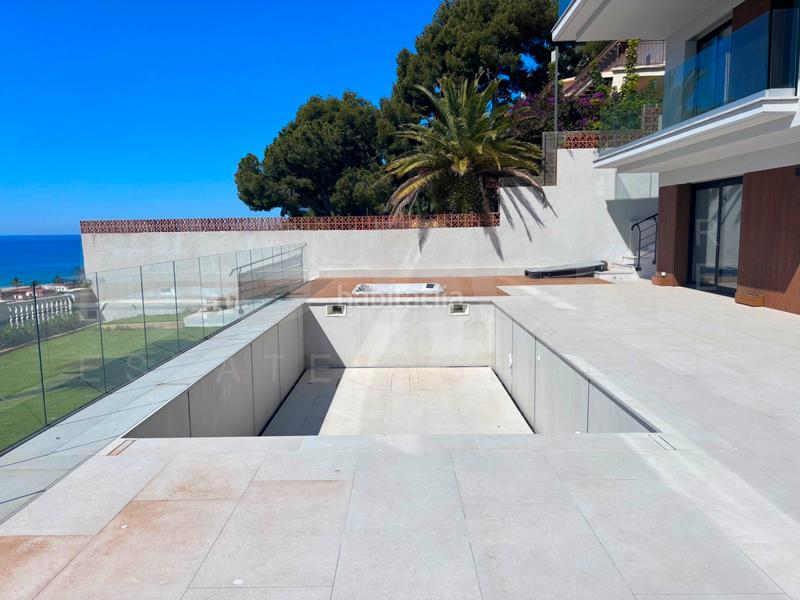 Foto 4f689156-2f4f-4fb5-96d1-0b202dcdb179. Lloguer xalet amb calefacció aparcament piscina a Castelldefels