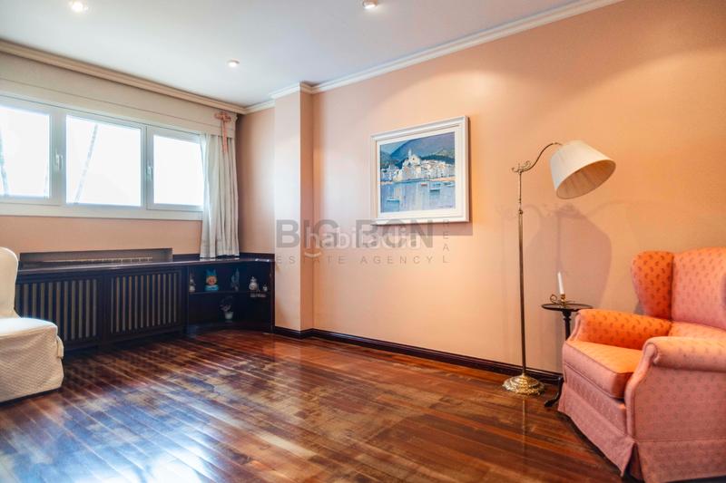 Foto 51dea926-7745-4672-b482-26be6ce648f2. Chalet avec chauffage parking piscine dans Pedralbes Barcelona