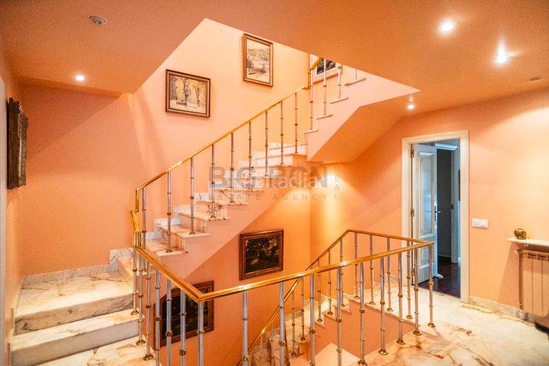 Foto ac938290-5e14-4a15-895c-4736106db526. Chalet avec chauffage parking piscine dans Pedralbes Barcelona