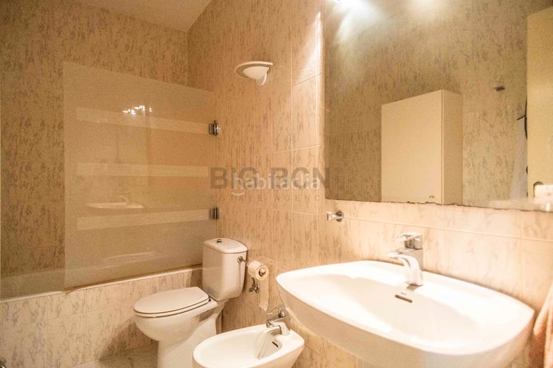 Foto 22032f75-be3e-4847-b3b2-ce834b4ee1e9. Chalet con riscaldamento parcheggio piscina in Pedralbes Barcelona