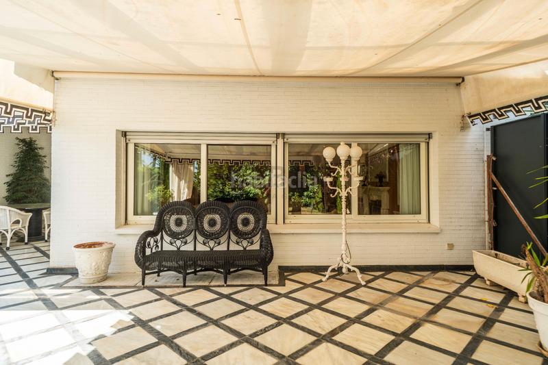 Foto b20e7f79-b7c4-41e7-bc2e-2015a1044345. Chalet con riscaldamento parcheggio piscina in Pedralbes Barcelona