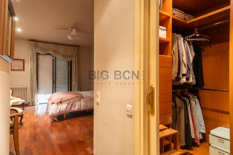 Foto 028bf1e0-6d4c-46c3-85db-a7a994ef9b2e. Appartamento con camino riscaldamento parcheggio in Barcelona