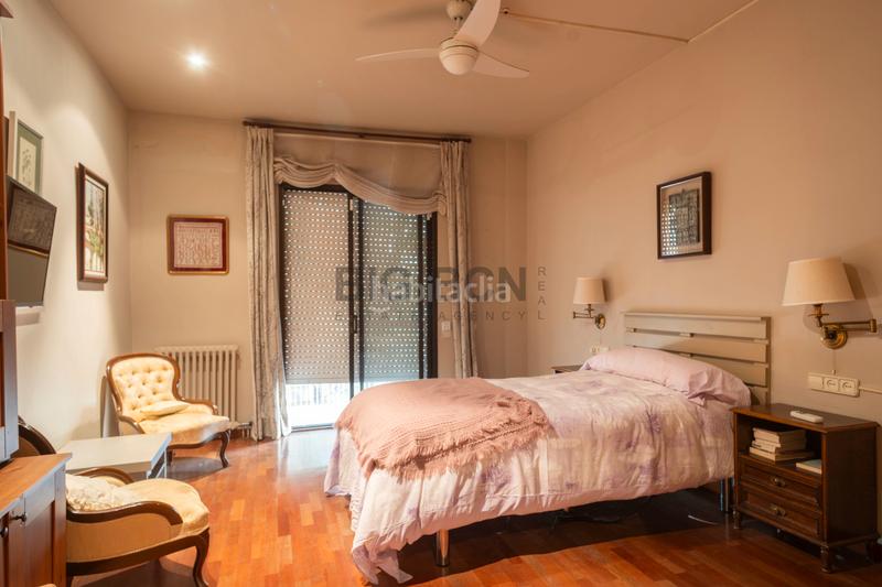 Foto 5635380d-b9f2-4a0f-aaa0-71ae20fd2485. Appartamento con camino riscaldamento parcheggio in Barcelona