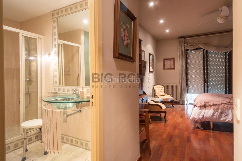 Foto 59934c78-228f-4bc3-9aa5-8bedde122040. Appartamento con camino riscaldamento parcheggio in Barcelona