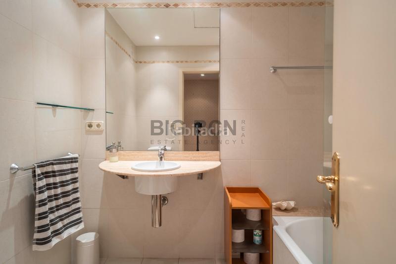 Foto 5b09508a-2259-4f38-a329-a4faf79f583c. Appartamento con camino riscaldamento parcheggio in Barcelona