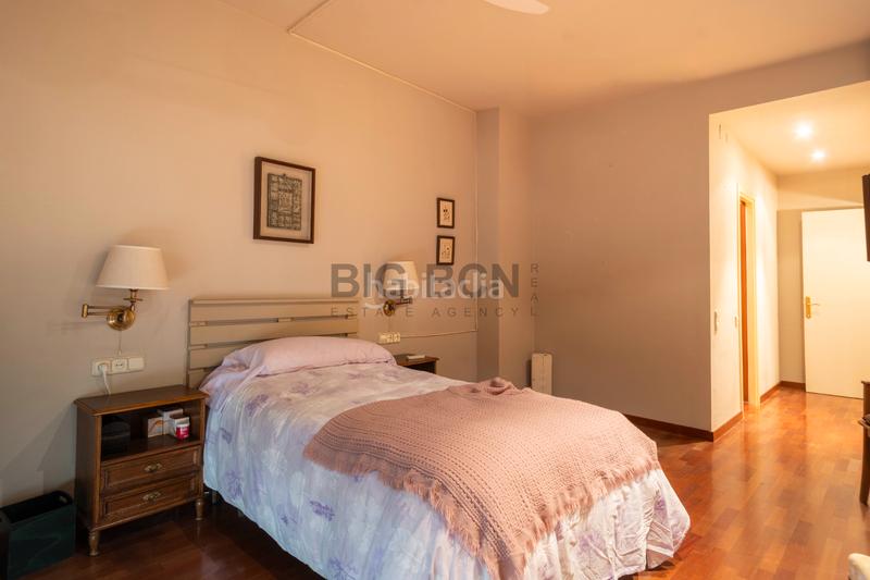 Foto 866f70c0-f654-42b8-918e-6a9cb53dafec. Appartamento con camino riscaldamento parcheggio in Barcelona