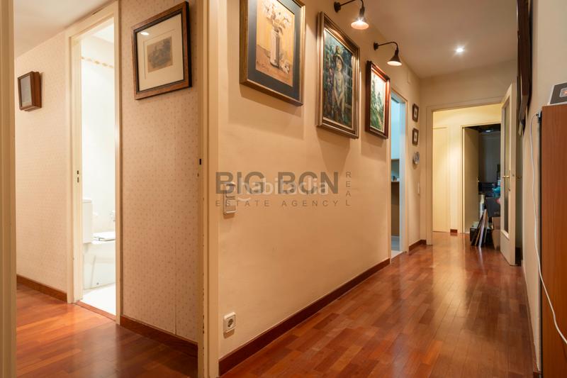 Foto a1eee987-a047-4923-bb93-e5f612d189ed. Appartamento con camino riscaldamento parcheggio in Barcelona