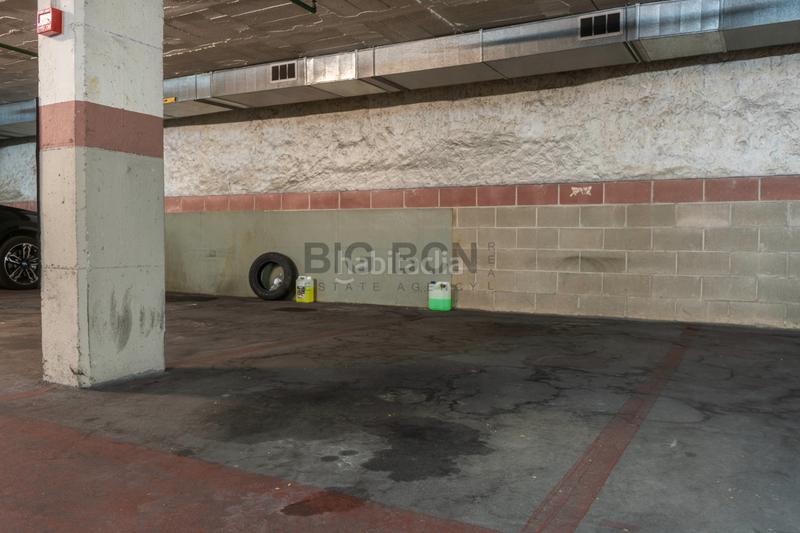 Foto a7b3bf55-8eb5-4cae-9042-6e5e1b51f7d3. Appartamento con camino riscaldamento parcheggio in Barcelona