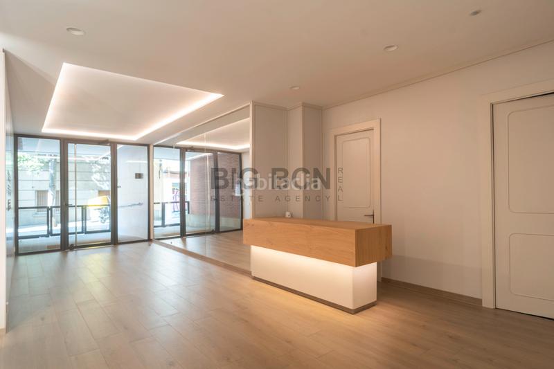 Foto b139f3e4-3fb9-4e3c-a7bd-8d339c82d987. Appartamento con camino riscaldamento parcheggio in Barcelona