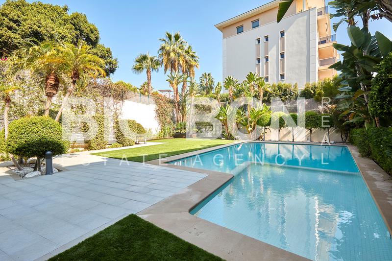 Foto 4f2cd5d0-5e2f-4a80-b6de-ac7912ff39bd. Appartamento con riscaldamento parcheggio piscina in Sitges