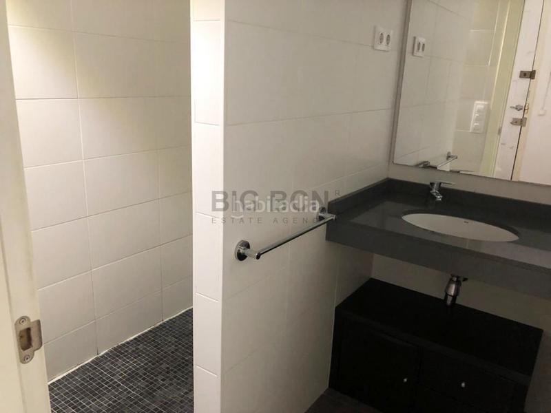Foto 1ae5c723-0905-49b0-890a-46037df4c337. Alquiler piso encantador apartamento en el born en Barcelona