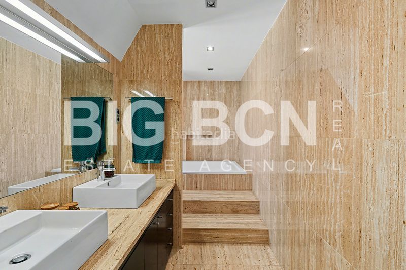 Foto 0a507371-6470-4760-8877-e98be8770e3c. Chalet en Ciutat Diagonal Esplugues de Llobregat