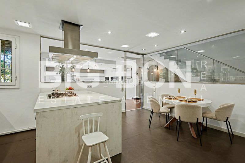 Foto 3161dfde-12ac-487b-9264-ab40e33a4d81. Chalet en Ciutat Diagonal Esplugues de Llobregat