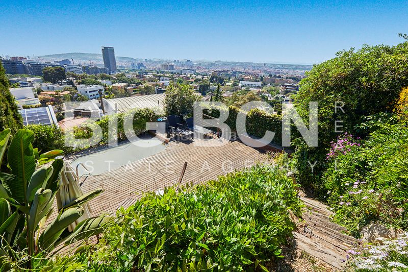 Foto 45f7e4d5-dfa1-4695-ba1c-09ff4ecc6450. Chalet en Ciutat Diagonal Esplugues de Llobregat