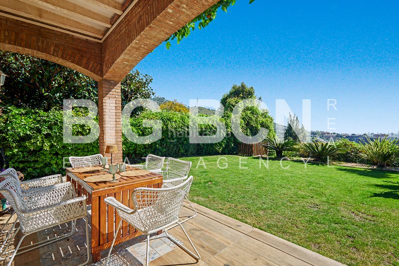 Foto 4eff0d85-680a-4d18-8d78-ffba82d0bbf8. Chalet en Ciutat Diagonal Esplugues de Llobregat