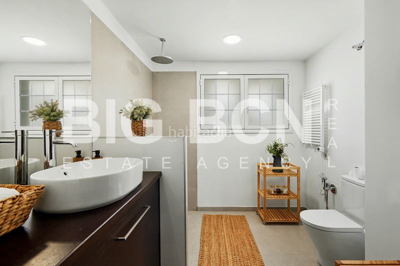 Foto 56ba4839-c436-4683-ab41-c5cfeafc1c4c. Chalet en Ciutat Diagonal Esplugues de Llobregat