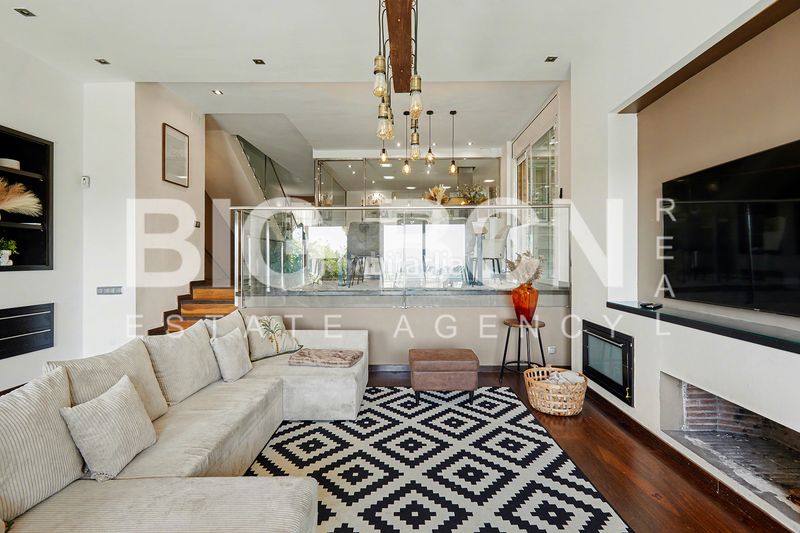 Foto 7002a6a1-6d27-41ea-82ec-32aaaa48a3b0. Chalet en Ciutat Diagonal Esplugues de Llobregat