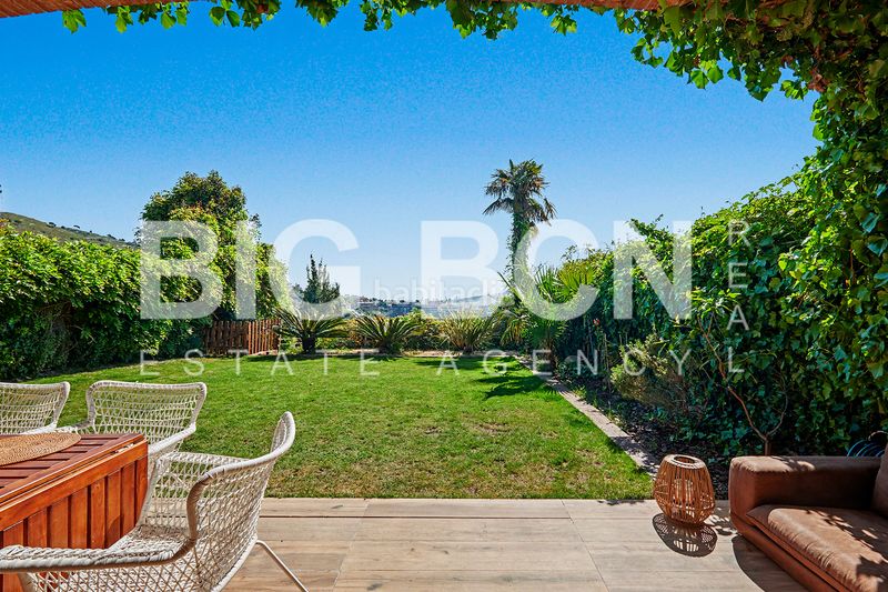 Foto 7cc6d940-c963-41e6-a287-508fc28b6bd7. Chalet en Ciutat Diagonal Esplugues de Llobregat