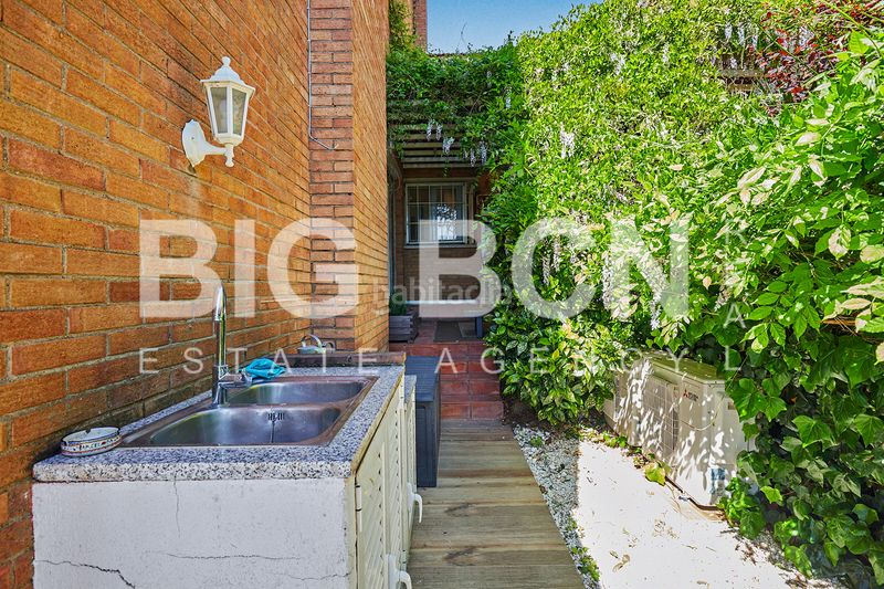 Foto 807471f0-f795-43c3-a359-6a330726743a. Chalet en Ciutat Diagonal Esplugues de Llobregat